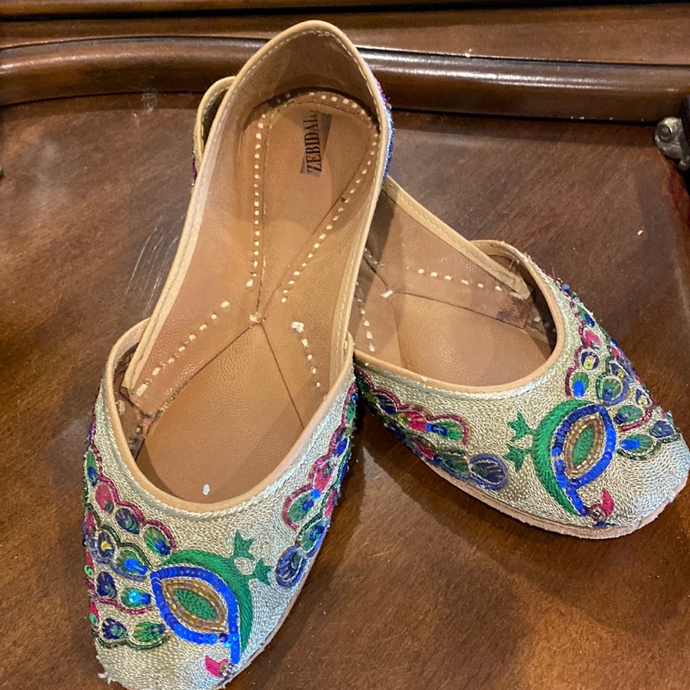 Gold embellished slippers/shoes